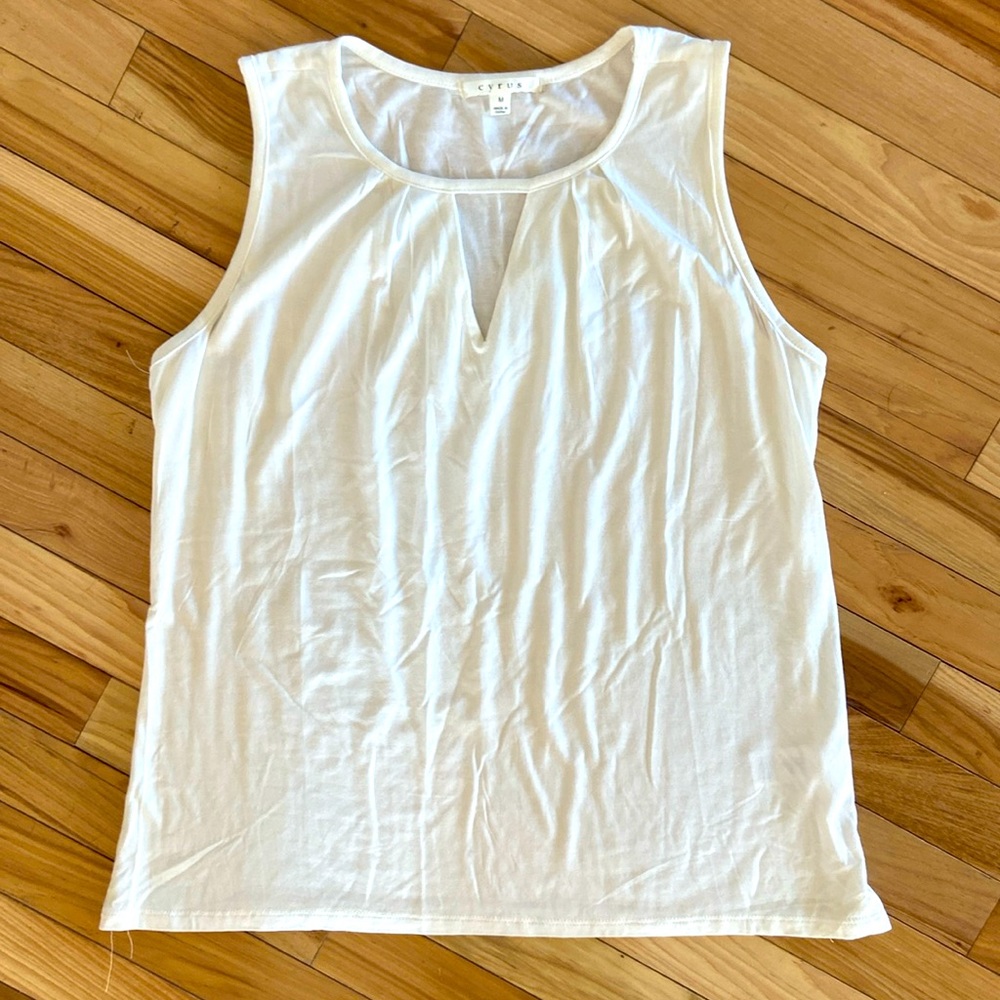 Cyrus tank medium